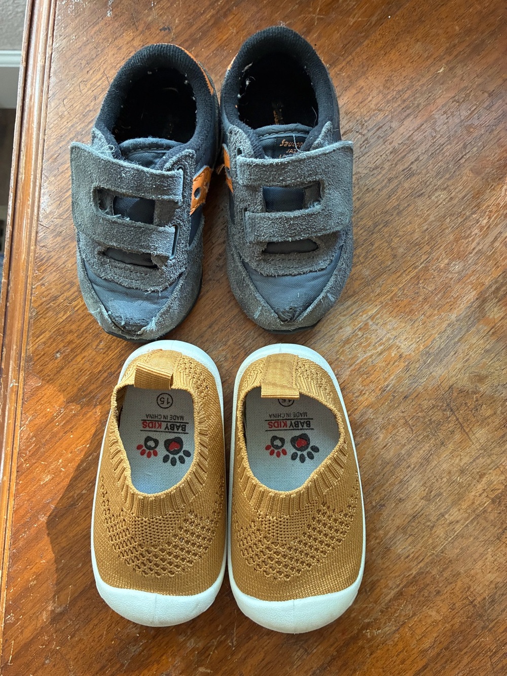Saucony Kids Sneakers in Navy and Mustard Slip-ons Baby 4